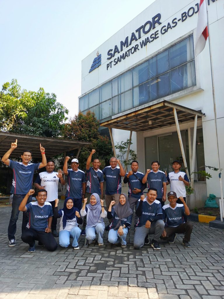 Samatorians celebrating together at a company event