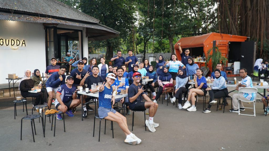 Samatorians celebrating together at a company event