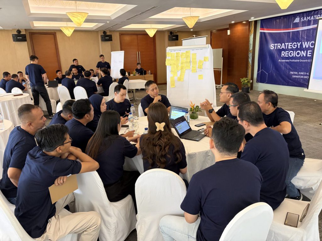 Samatorians connecting at a company gathering