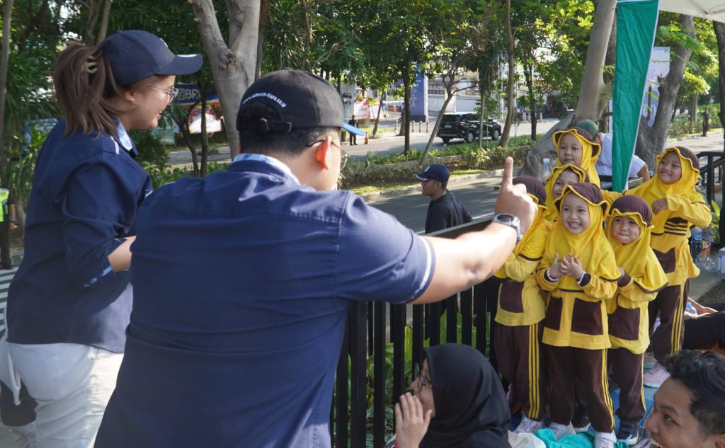 Samatorians in a community give-back activity
